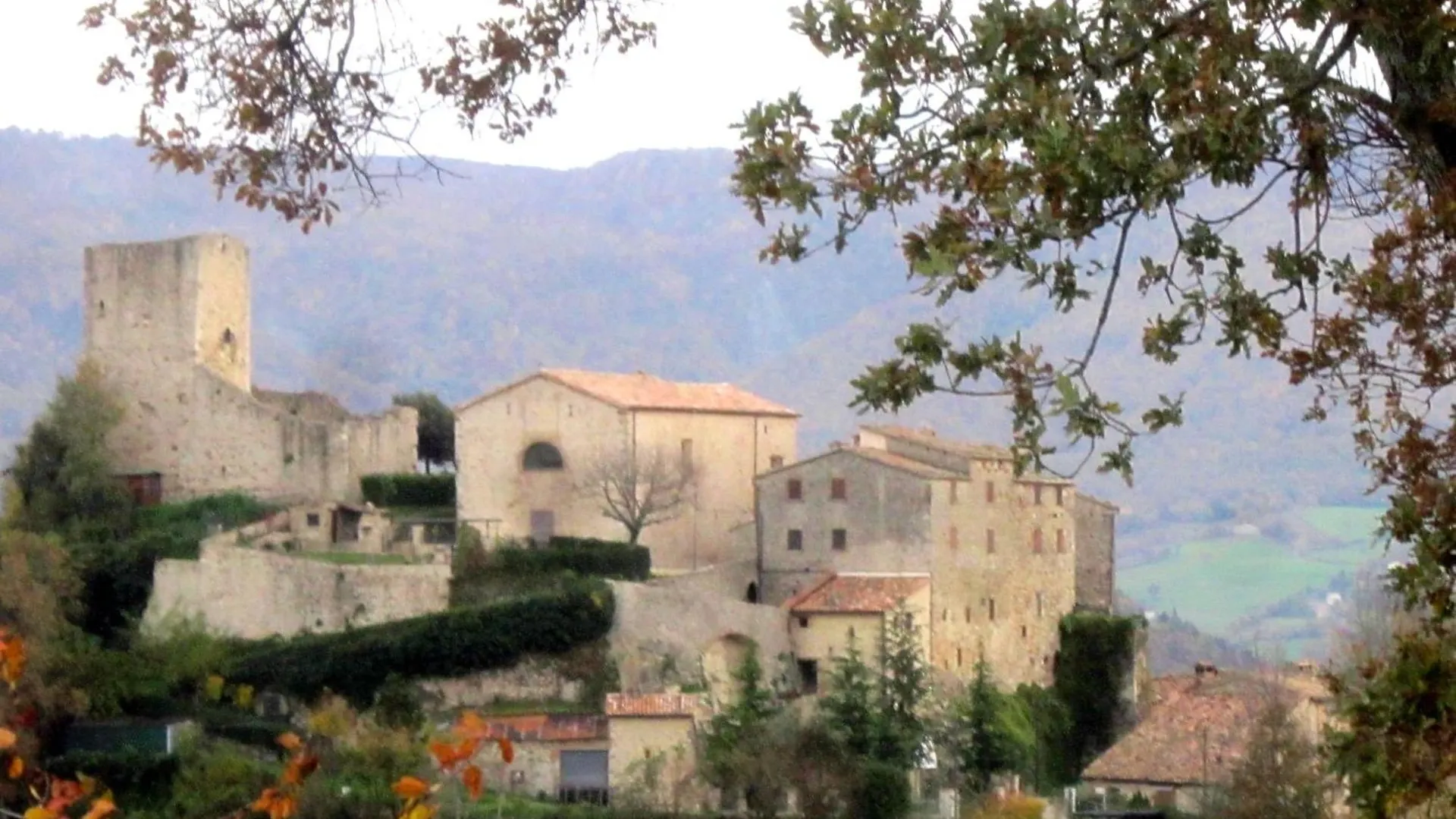 Belvilla By Oyo Graceful Apartment With Garden Petrella Guidi