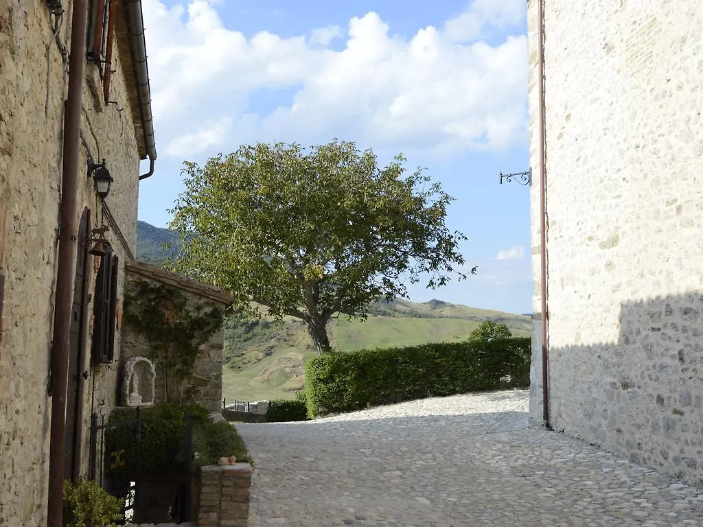 Belvilla By Oyo Graceful Apartment With Garden Petrella Guidi